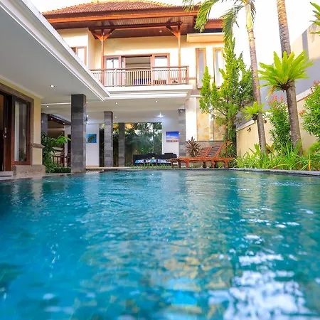 Villa Aura